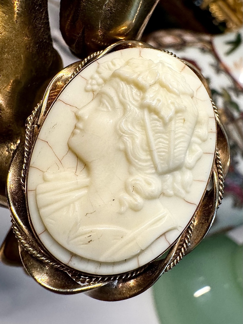 Antique Victorian 10K Gold Bacchante Cameo Brooch c. 1890 - Picture 3 of 8